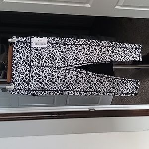 ZYIA Snow Leopard Pocket Brilliant Hi-Rise 7/8 24" (14-16) Leggings.